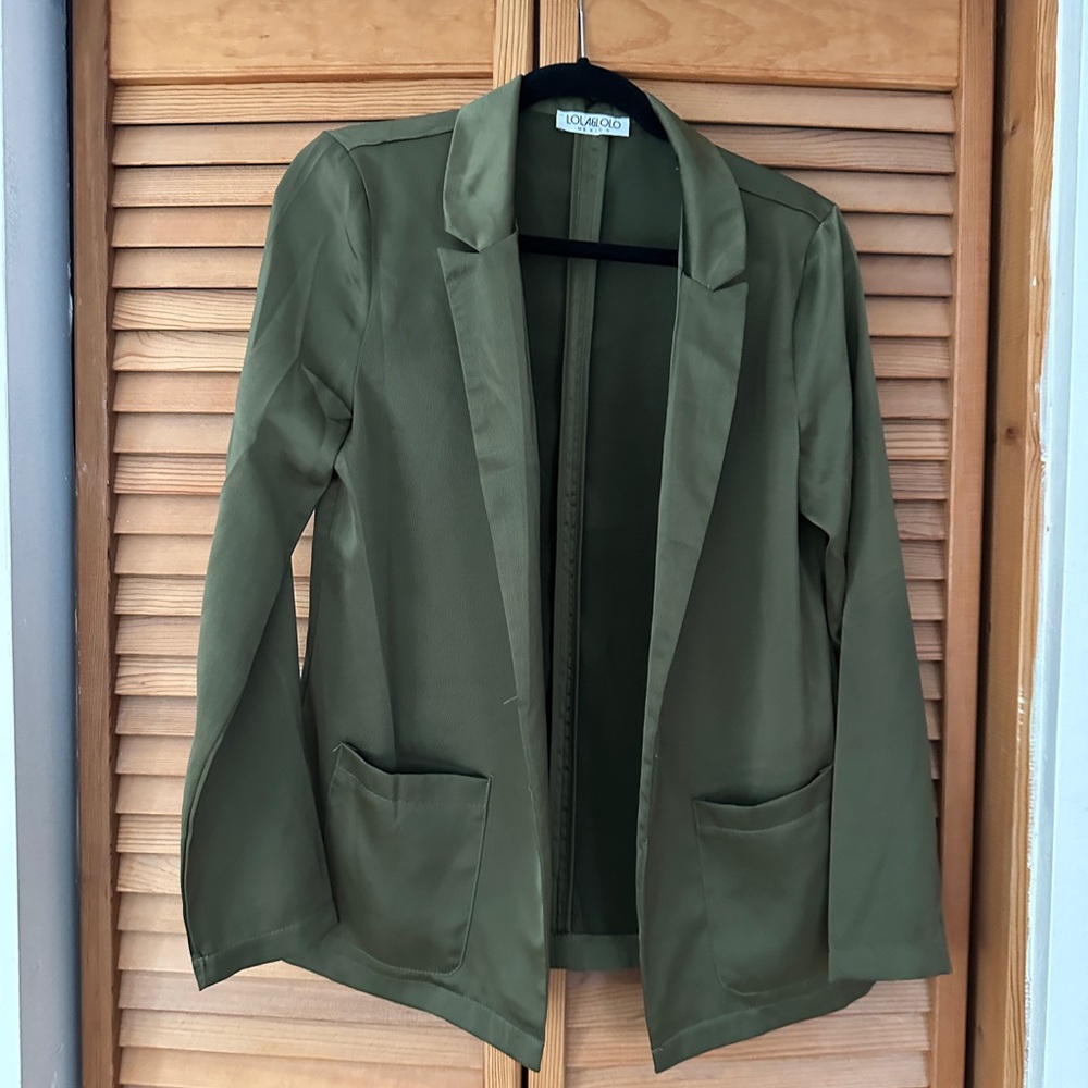 Silky blazer and shorts set